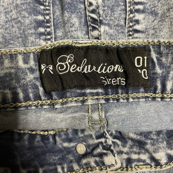 Seductions SIRENS acid wash jeans (straight leg) PRICE DROP‼️$20 - Picture 7 of 11